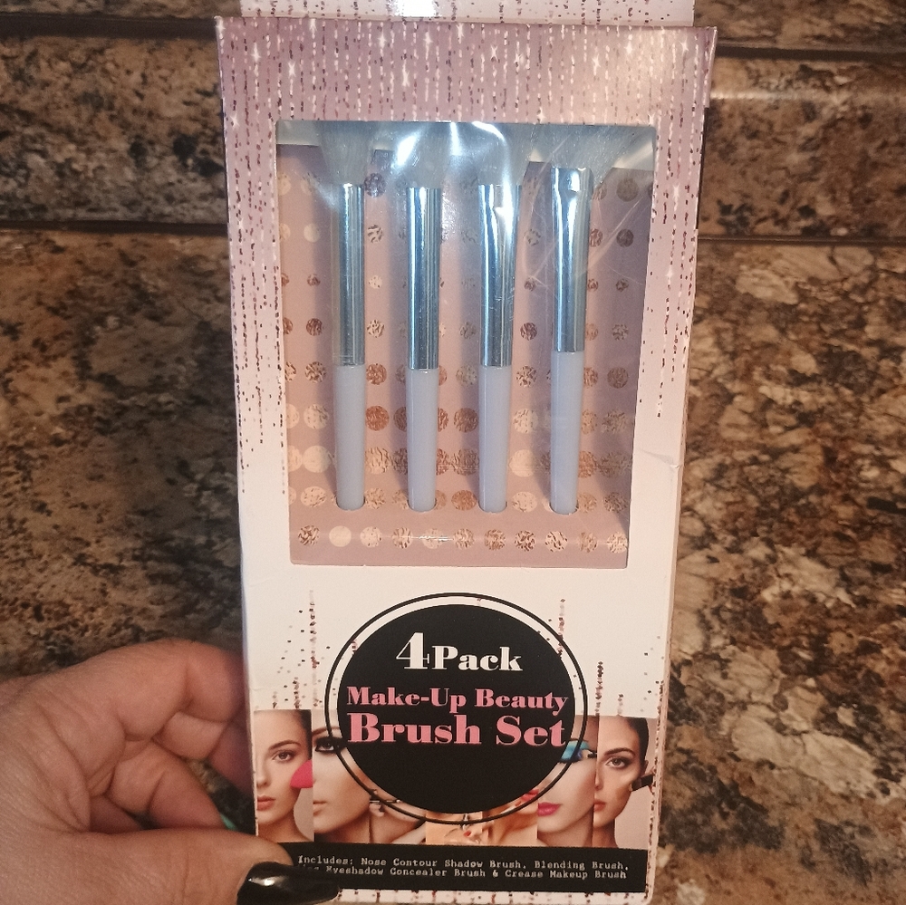 4-Pack Makeup Beauty Brush Set - Picture 2 of 4